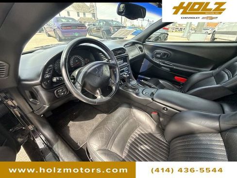Used 2001 Chevrolet Corvette Convertible w/ Preferred Equipment Group2 RWD image 11