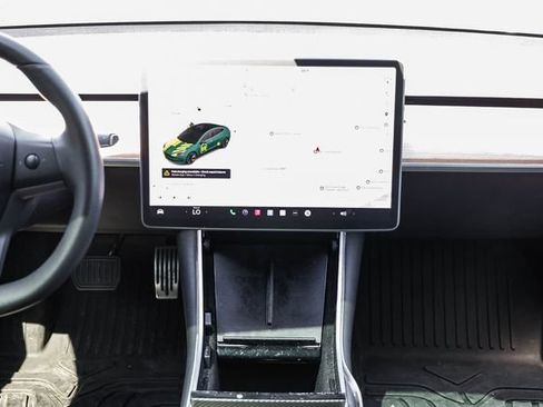 Used 2020 Tesla Model 3 Standard Range Plus RWD image 13