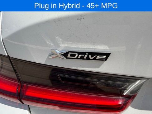 Used 2023 BMW 330e xDrive w/ Driving Assistance Package AWD/4WD image 10