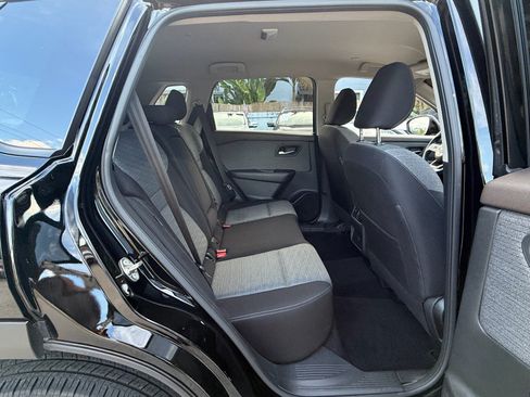 Used 2023 Nissan Rogue SV FWD image 16