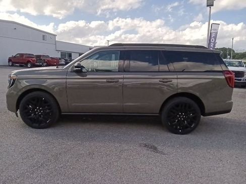 New 2026 Ford Expedition Platinum w/ Stealth Performance Package AWD/4WD image 6