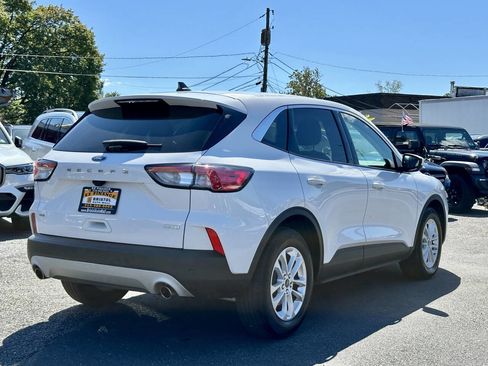 Used 2020 Ford Escape SE image 5