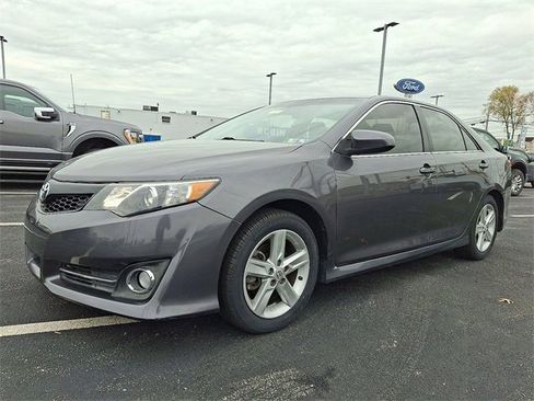 Used 2013 Toyota Camry SE image 3