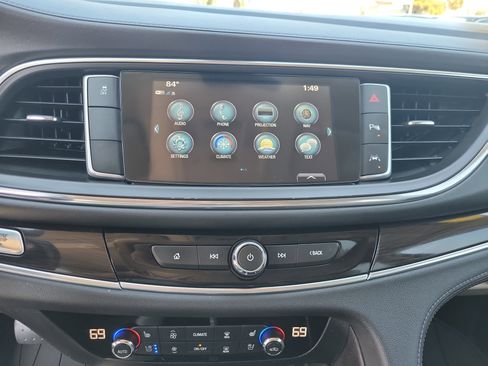 Used 2018 Buick Enclave Premium image 19