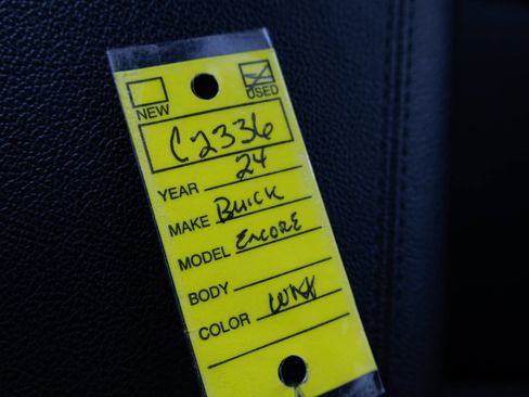 Used 2024 Buick Encore GX Sport Touring AWD/4WD image 32