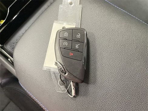 Certified 2025 Chevrolet Blazer EV RS image 33