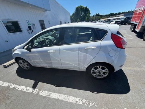 Used 2015 Ford Fiesta SE w/ Comfort Package FWD image 6