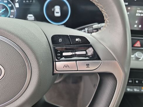 Used 2025 Hyundai Elantra SEL FWD image 18