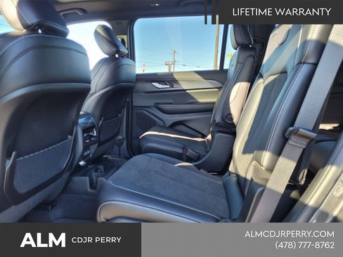 New 2025 Jeep Grand Cherokee L Altitude image 7