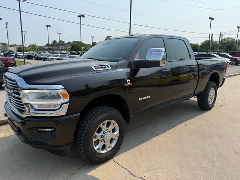 Used 2024 RAM 2500 Laramie w/ Safety Group AWD/4WD image 3