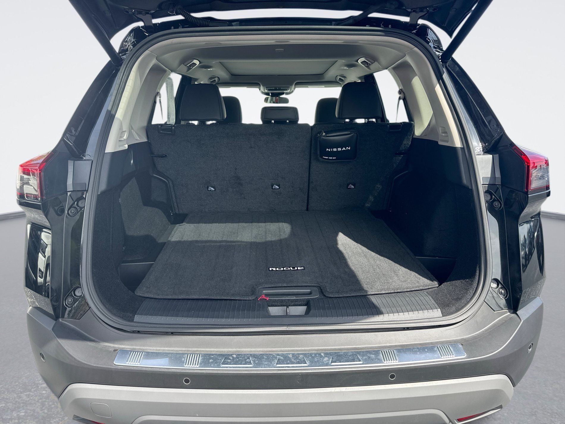 Certified 2023 Nissan Rogue SV w/ SV Premium Package AWD/4WD image 13