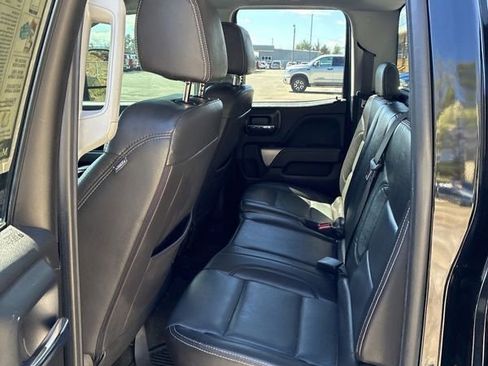 Used 2018 Chevrolet Silverado 1500 LT w/ Midnight Edition image 6