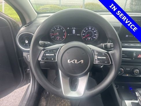 Used 2022 Kia Forte LXS FWD image 5