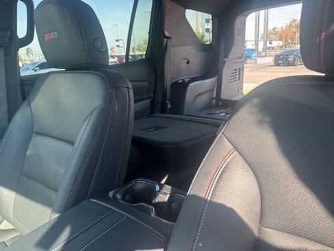 Used 2024 Chevrolet Traverse Z71 w/ Enhanced Driving Package image 18