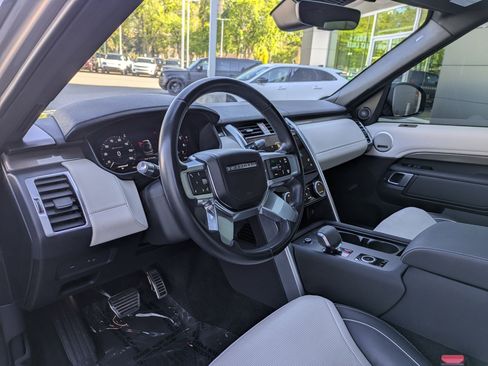 Used 2021 Land Rover Discovery HSE R-Dynamic AWD/4WD image 14