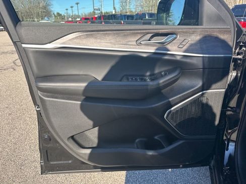 New 2026 Jeep Grand Cherokee Limited w/ Limited Altitude Package AWD/4WD image 11