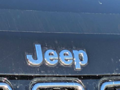 Used 2025 Jeep Compass Limited w/ Sun & Sound Group AWD/4WD image 11