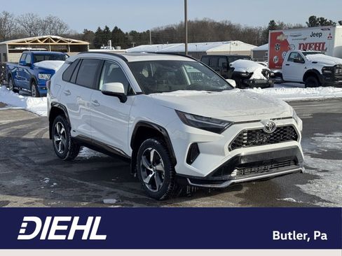 New 2025 Toyota RAV4 SE image 1