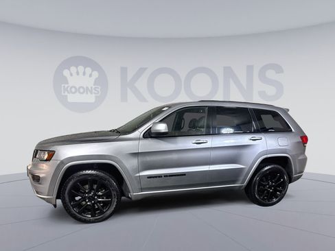 Used 2021 Jeep Grand Cherokee Laredo X AWD/4WD image 2