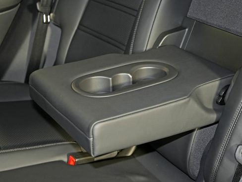 New 2026 Porsche Cayenne Coupe AWD/4WD image 33