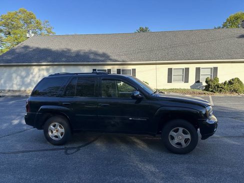 Used 2002 Chevrolet TrailBlazer LS w/ Preferred Equipment Group RWD image 4