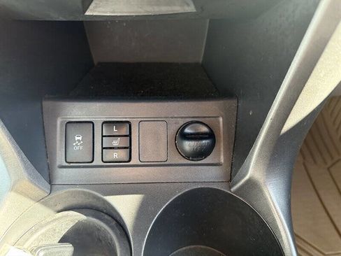 Used 2012 Toyota RAV4 Limited image 28