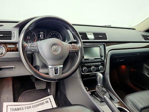 Used 2015 Volkswagen Passat TDI SEL Premium image 11