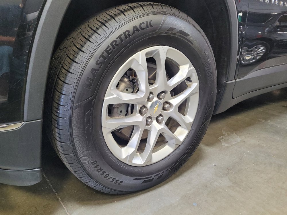 Used 2021 Chevrolet Traverse LT FWD image 31