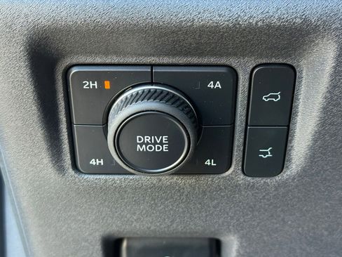 Used 2025 Ford Expedition Max Platinum AWD/4WD image 40