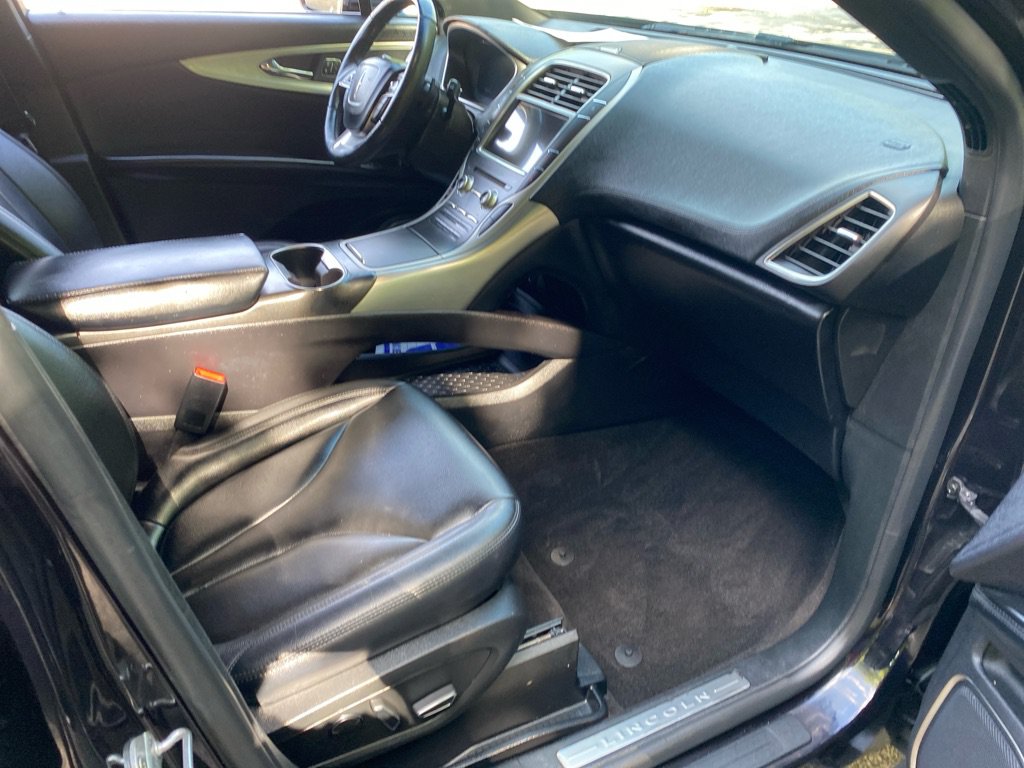 Used 2019 Lincoln Nautilus Premier AWD/4WD image 22