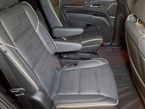 Certified 2022 Cadillac Escalade Premium Luxury image 23