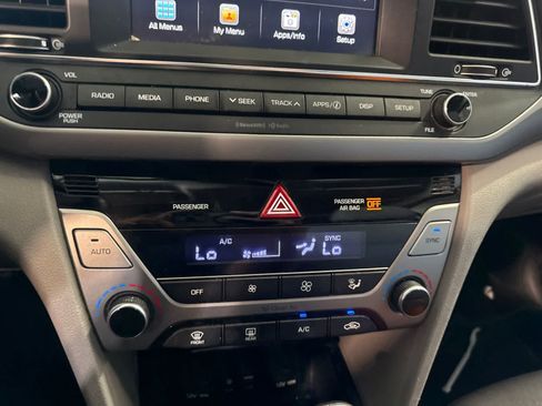 Used 2018 Hyundai Elantra Value Edition w/ Cargo Package FWD image 27