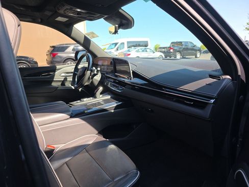 Used 2023 Cadillac Escalade Sport AWD/4WD image 17