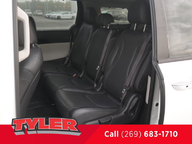 Used 2024 Kia Carnival SX Prestige FWD image 39
