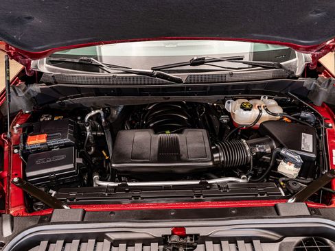 Used 2020 Chevrolet Silverado 1500 High Country w/ Technology Package image 32