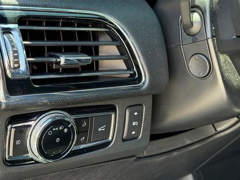 Used 2020 Lincoln Navigator Reserve AWD/4WD image 22