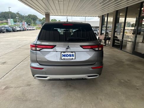 Used 2023 Mitsubishi Outlander SE FWD image 5