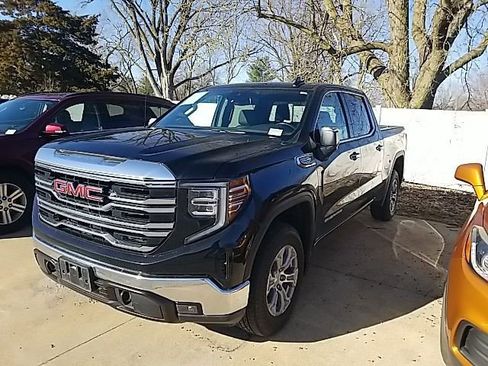 Certified 2025 GMC Sierra 1500 SLT image 19