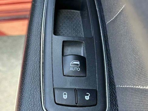Used 2018 Dodge Charger R/T RWD image 26