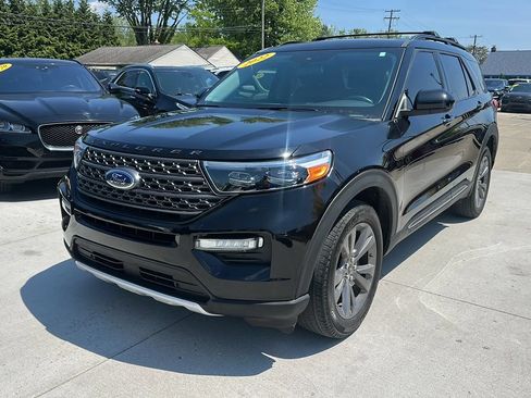Used 2022 Ford Explorer XLT w/ Equipment Group 202A AWD/4WD image 1