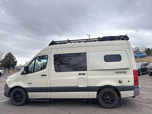 Used 2021 Mercedes-Benz Sprinter 2500 image 4