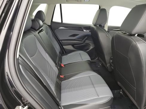 Used 2025 Volkswagen Tiguan SE w/ Panoramic Sunroof Package AWD/4WD image 33