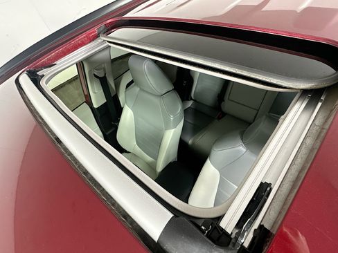 Used 2020 Toyota RAV4 XLE Premium image 20