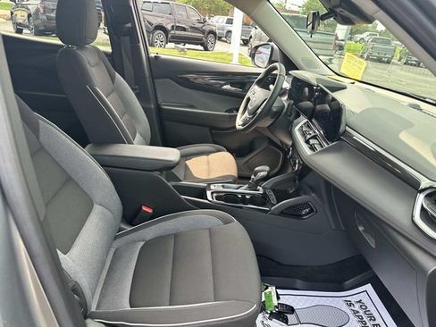 Certified 2024 Chevrolet TrailBlazer LT w/ LT Cold Weather Package FWD image 24