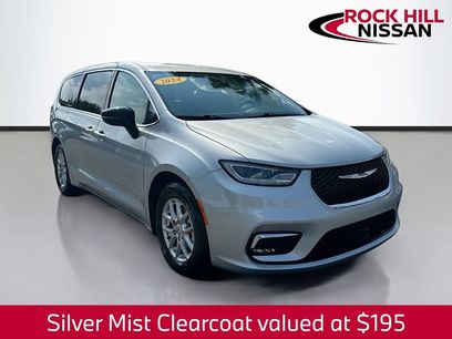 Used 2024 Chrysler Pacifica Touring-L