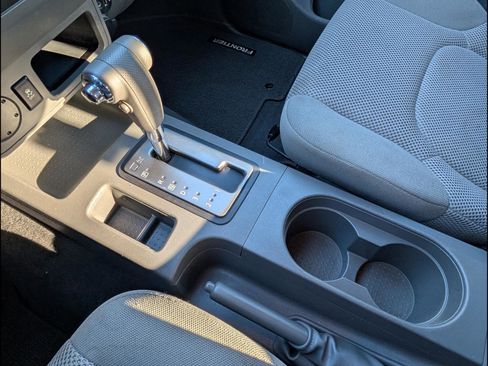 Used 2019 Nissan Frontier SV image 17
