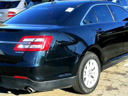 Used 2014 Ford Taurus SE FWD image 6