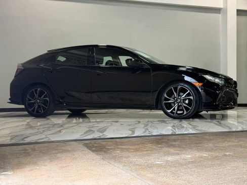 Used 2018 Honda Civic Sport image 3