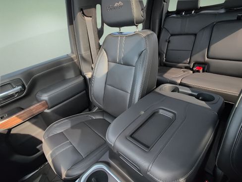 Used 2022 Chevrolet Silverado 2500 High Country AWD/4WD image 16