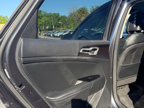Used 2023 Kia Sportage EX FWD image 28